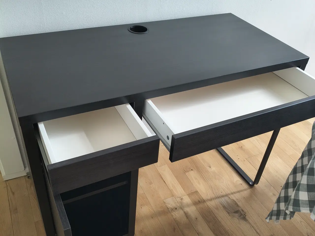 Billede 2 - Ikea studie bord med kontorstol