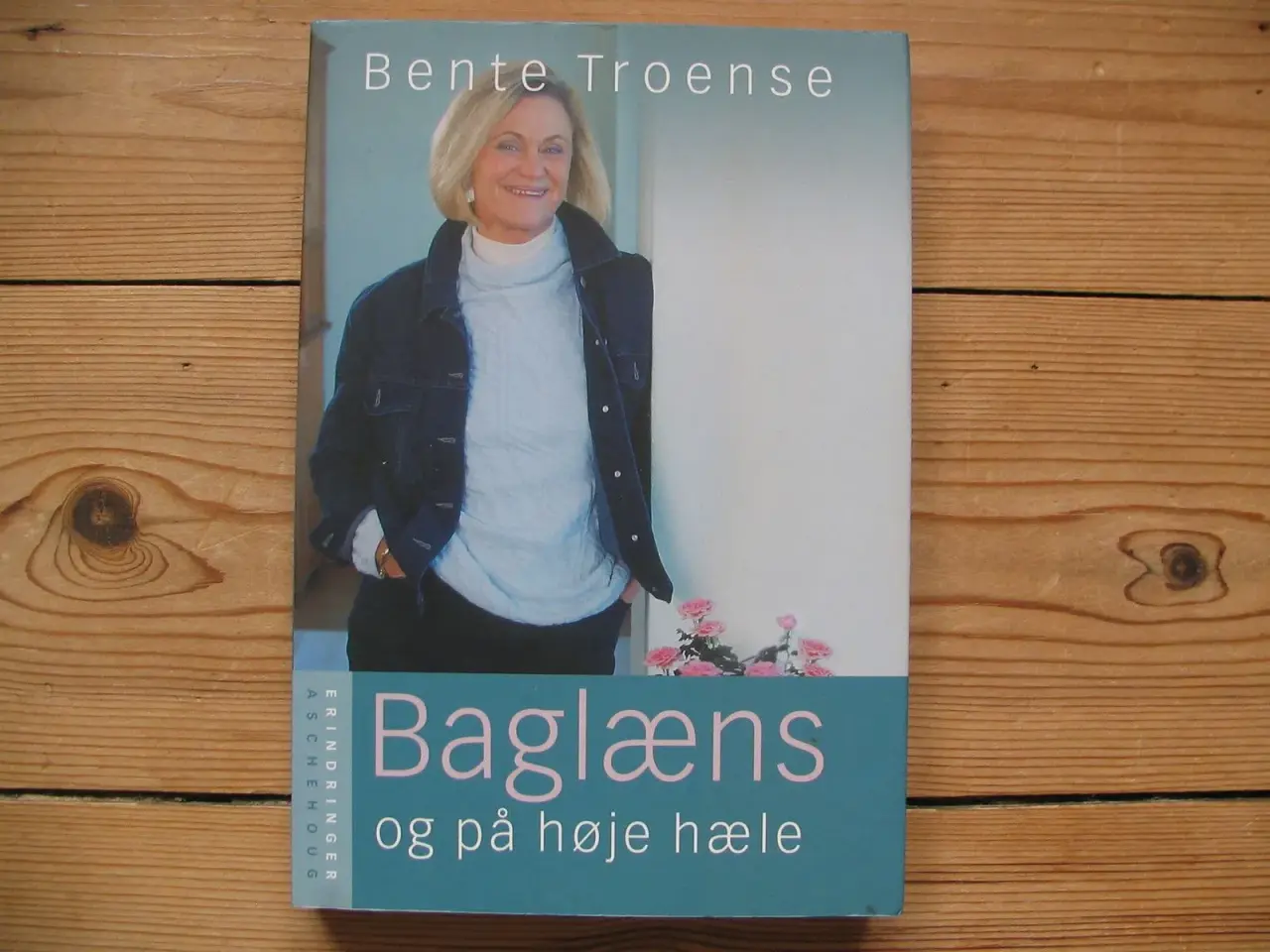 Billede 1 - Baglæns og på høje hæle