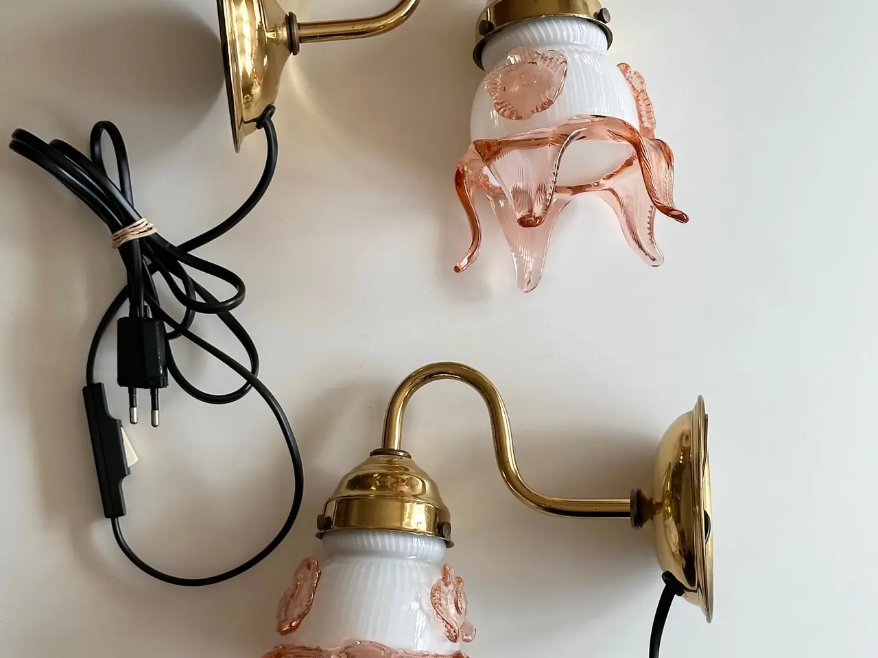 Billede 4 - Væglamper m rosa glas, 2 stk samlet
