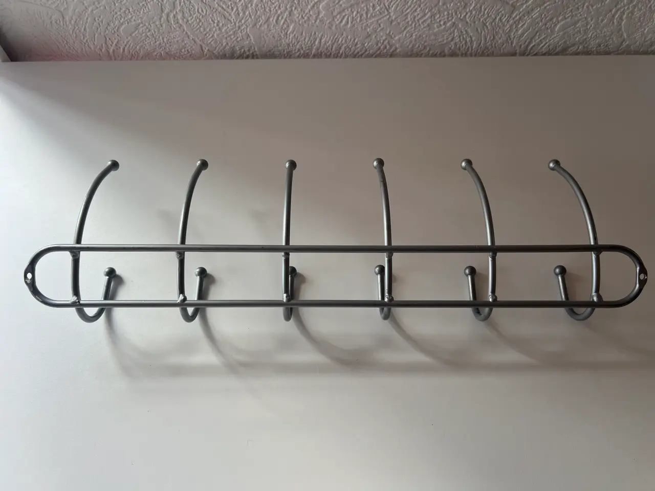 Billede 2 - Knagerække med 6 Knage. Længde: 51 Cm. 