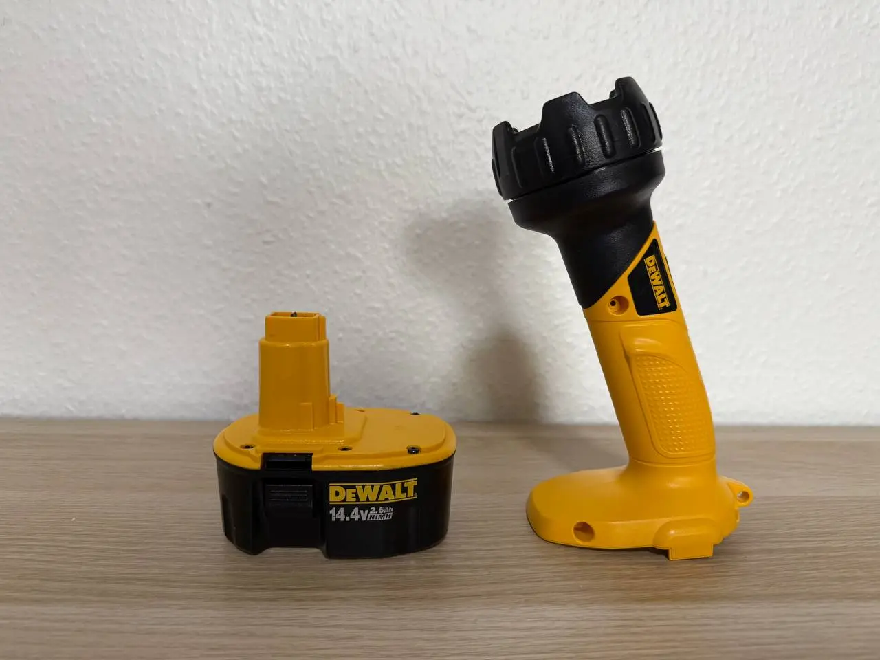 Billede 1 - DeWalt lygte DW906 med batteri