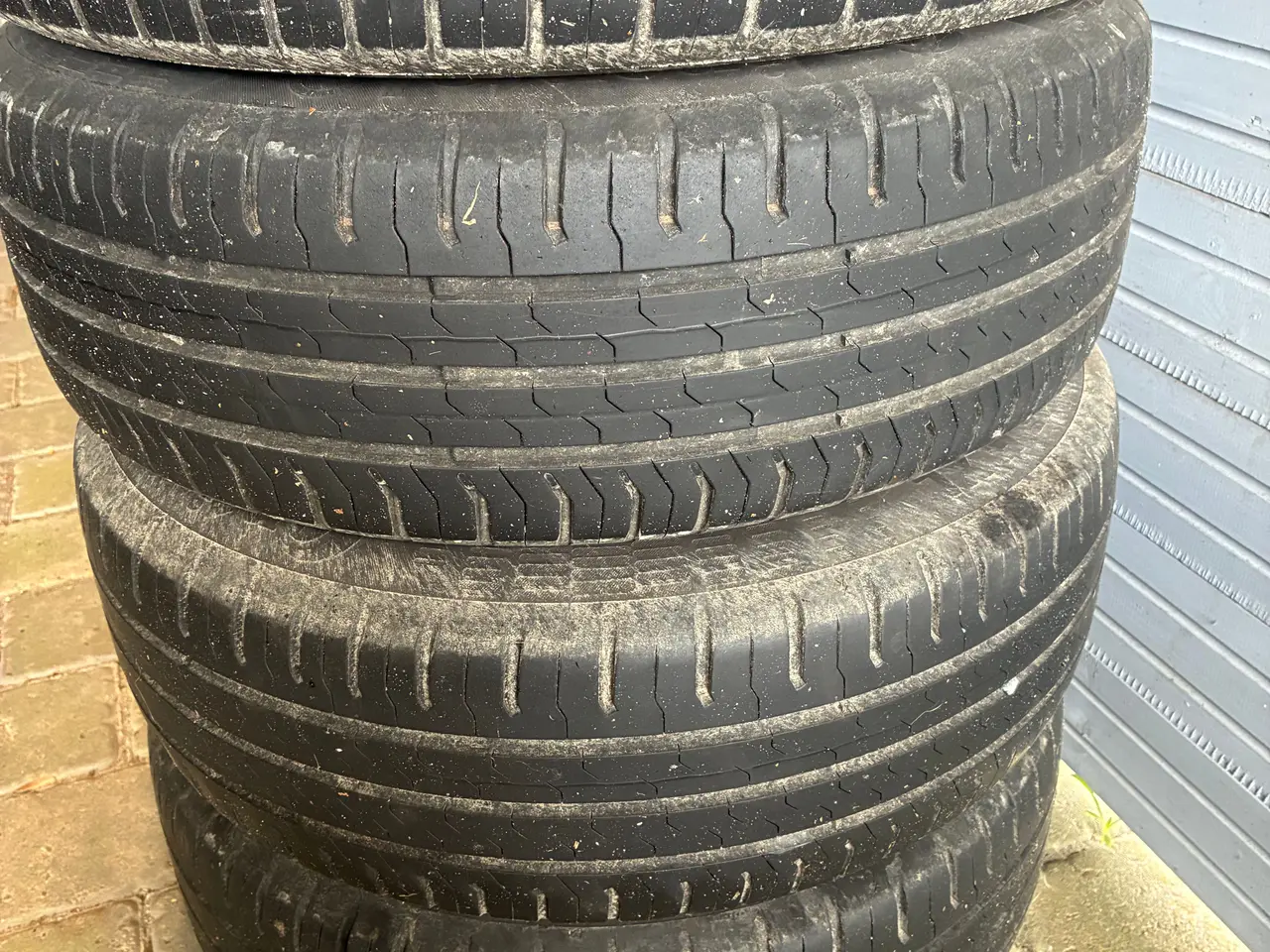 Billede 4 - Originale Opel Karl komplet hjul med navkapsler
