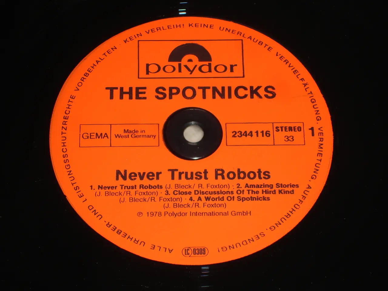 Billede 4 - (Sender gerne) The Spotnicks – Never Trust Robots