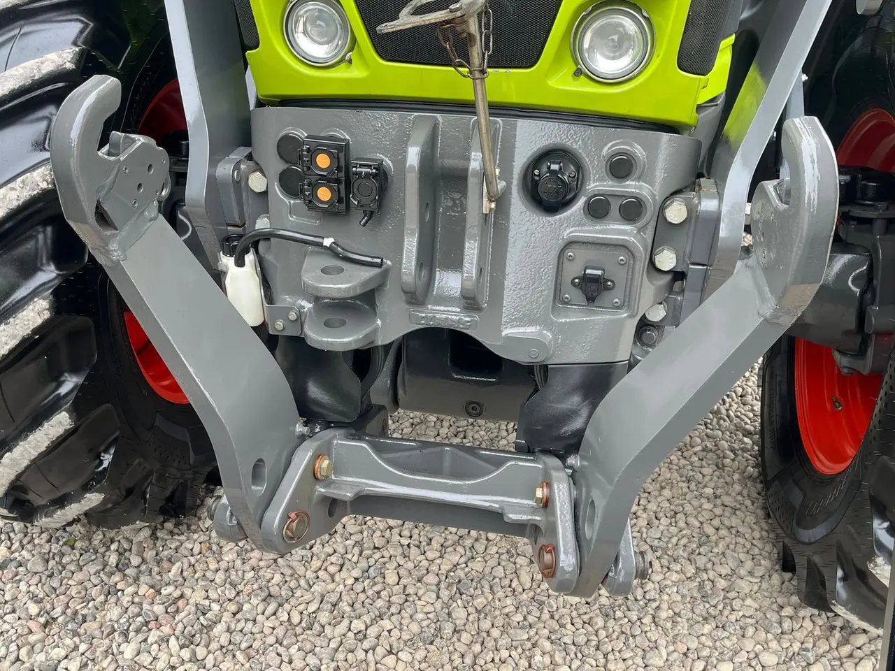 Billede 4 - CLAAS Axion 810 CMATIC Med frontlift og frontlæsser