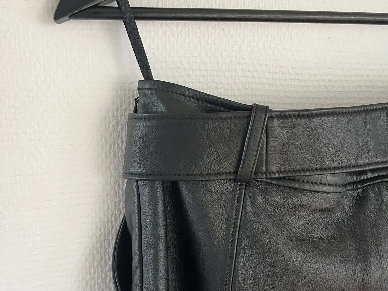 Billede 8 - Sort læder nederdel Massimo Dutti str M