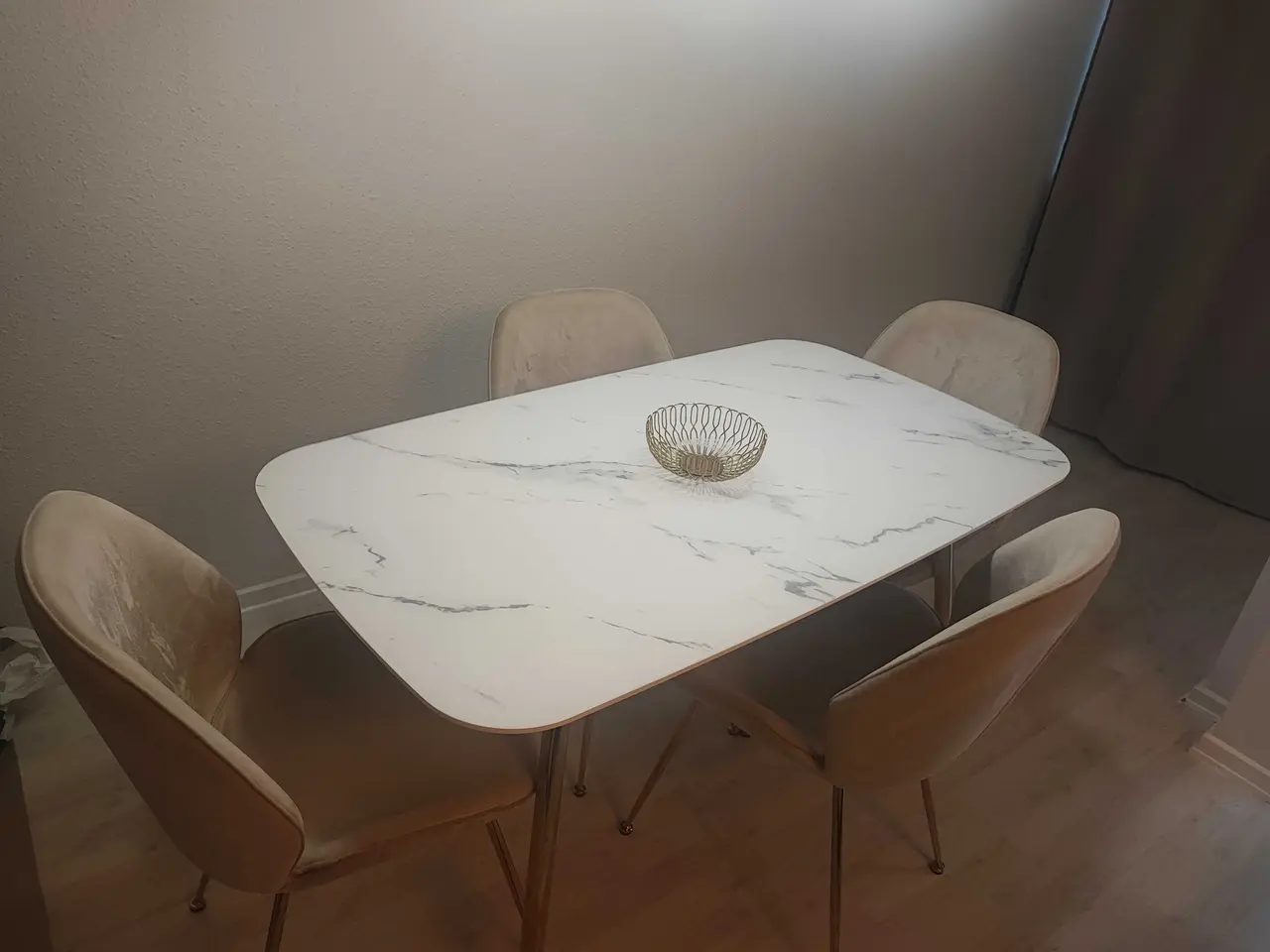 Billede 1 - CERES marmor spisebord med guldben