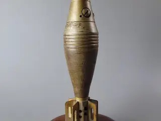 ⭐️· Unik WWII Lampe - Mortérgranat fra 1945