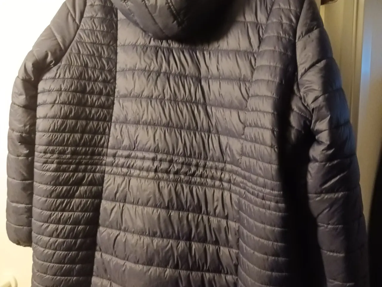 Billede 2 - Super lækker Crispy jakke str xl. 42-44 Med hætte,