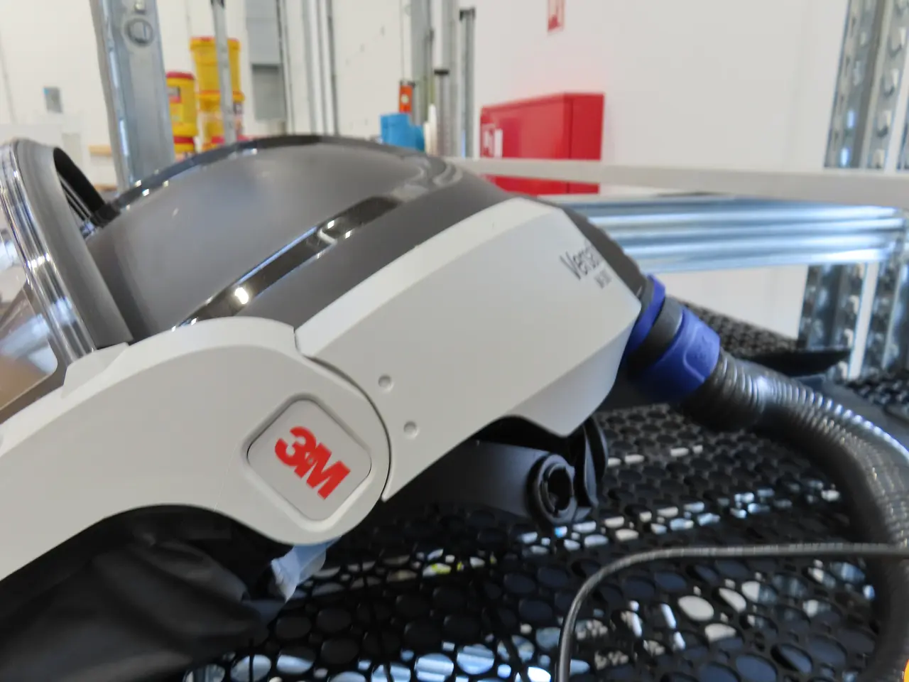 Billede 3 - Åndedrætsværn 3M Versaflo M-300 med filter 3M Versaflo samt batteri
