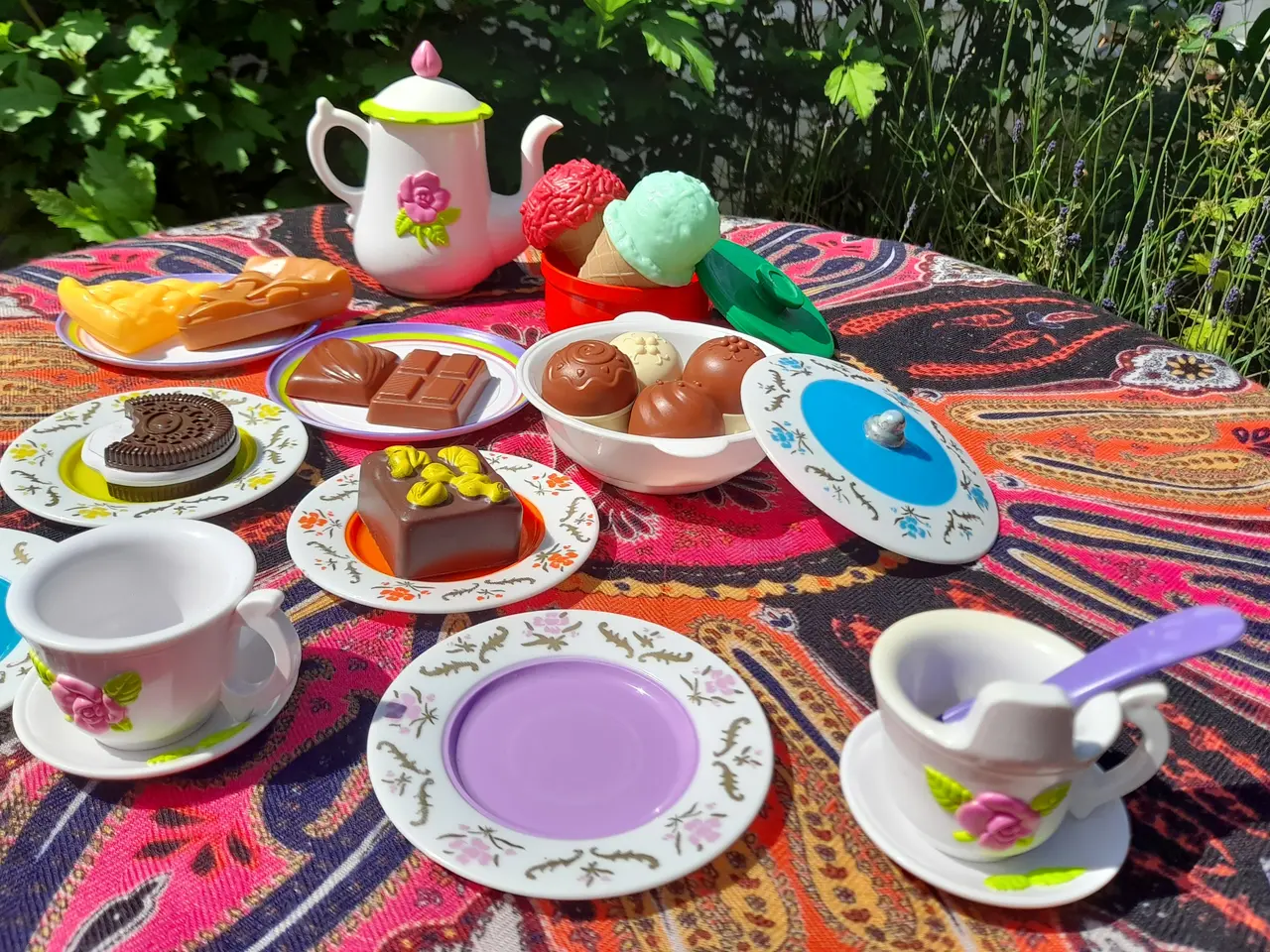 Billede 5 - Legemad kaffe/te & kagebord.