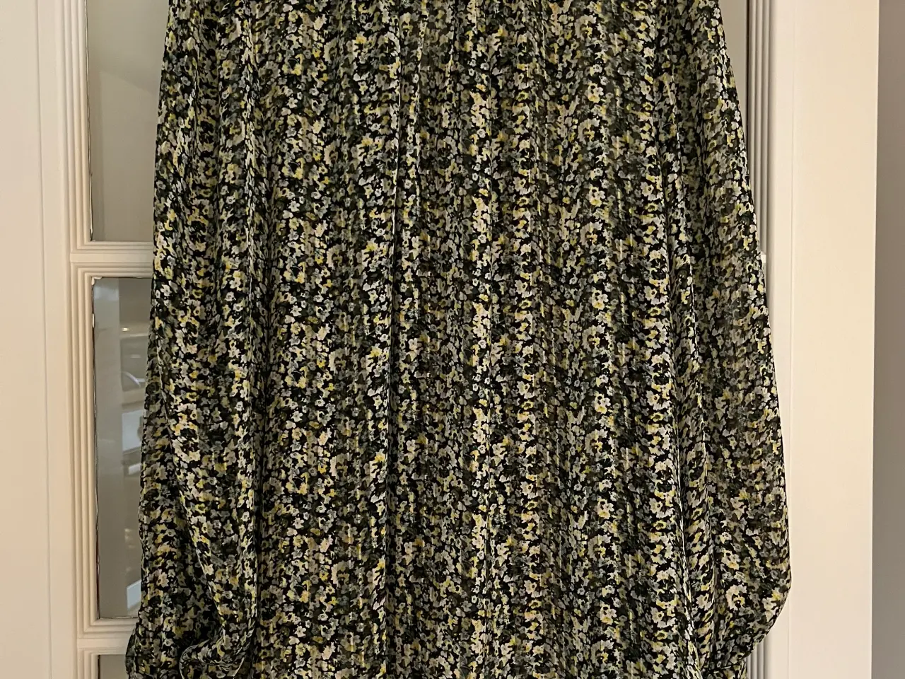 Billede 1 - Blomstret bluse str. L