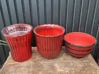 Røde blomsterpotter
