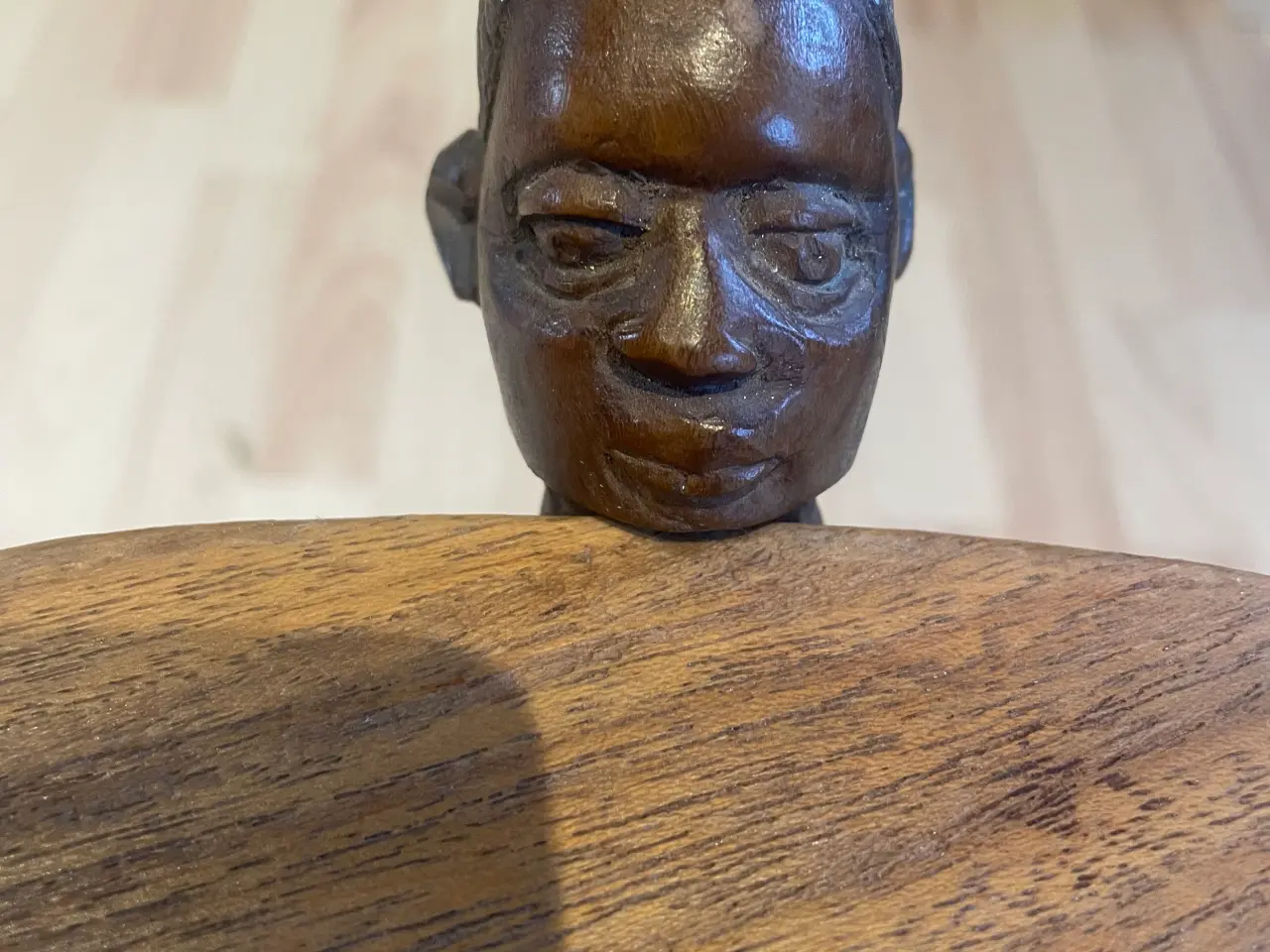 Billede 10 - Africana bord-håndskåret stel med figurer, 19fotos