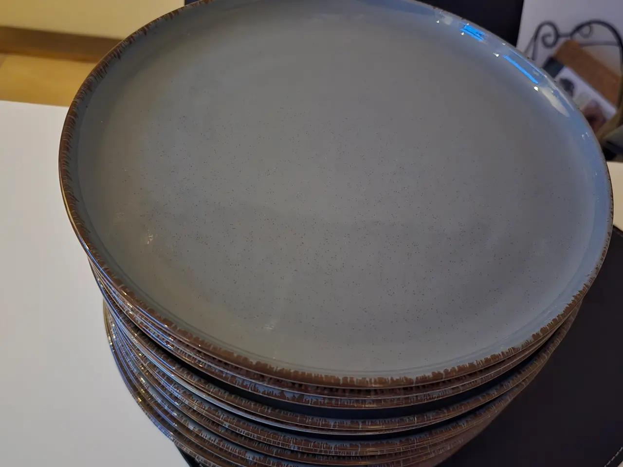 Billede 9 - Talerkner og skåle samt krus.