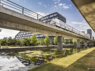 Moderne kontorer med eksklusive fællesfaciliteter lige ved metro