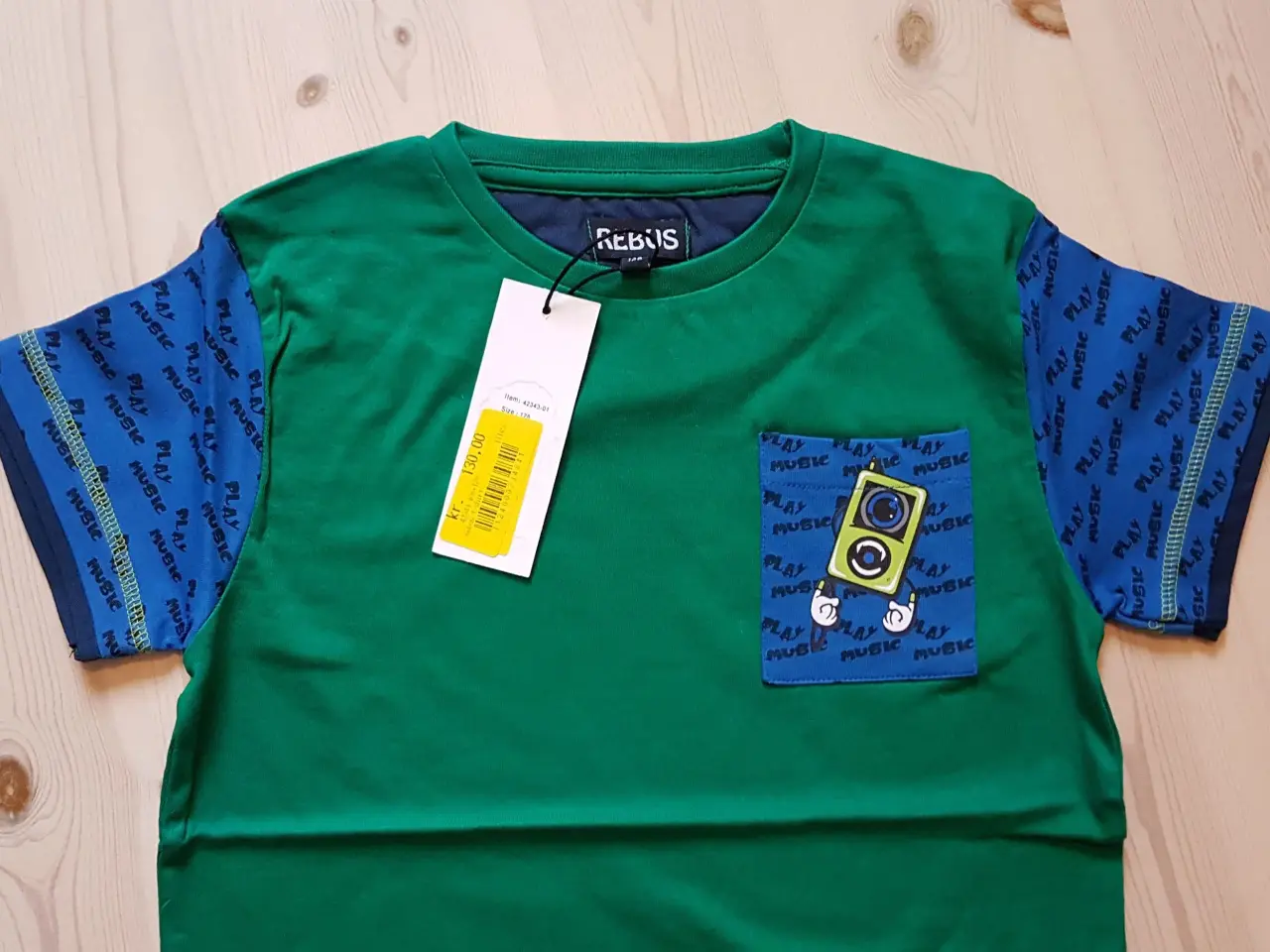 Billede 2 - NYE T-shirt 122 og 128