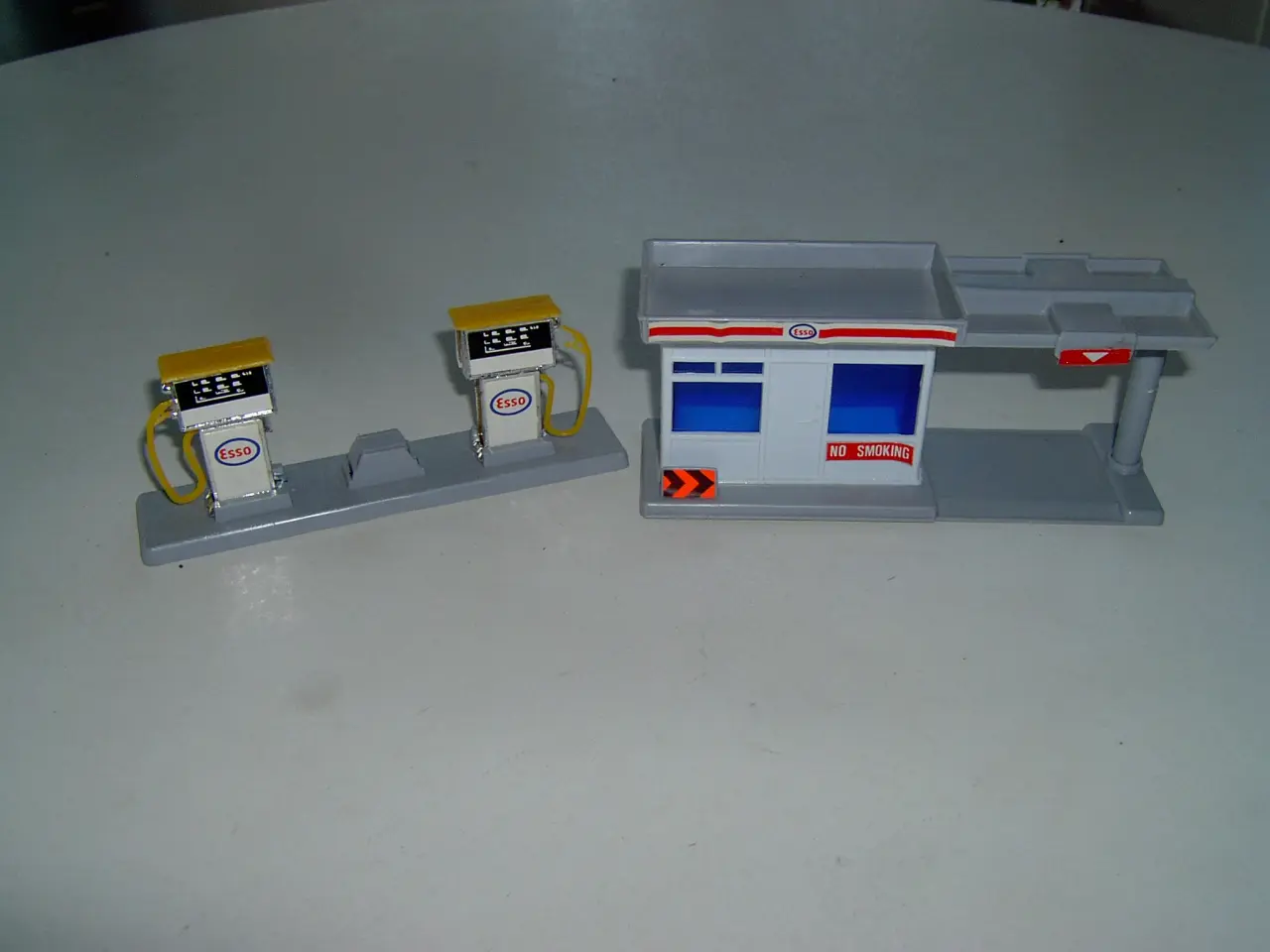 Billede 1 - ESSO tankstation