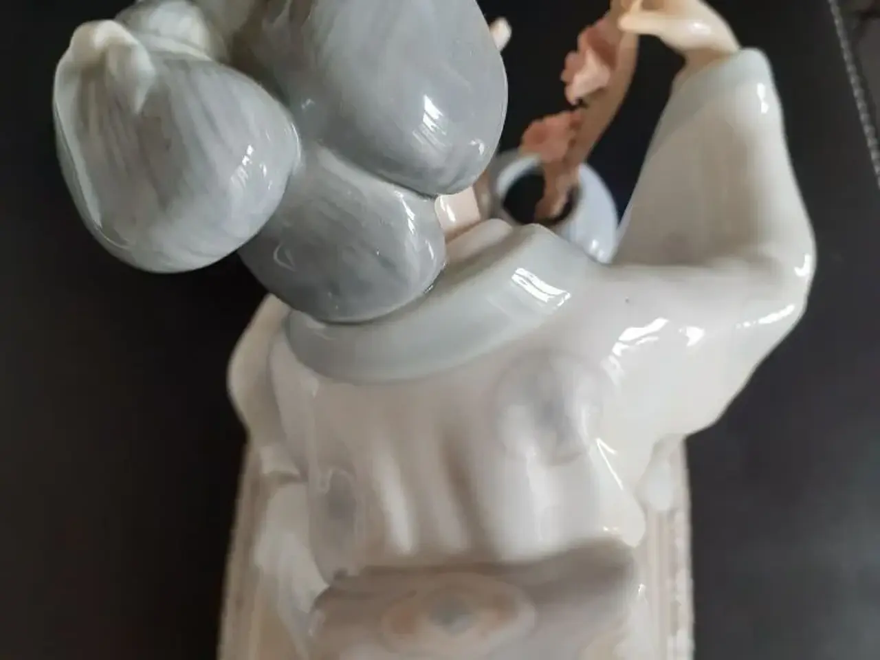 Billede 8 - Lladro "Daisa" figur.