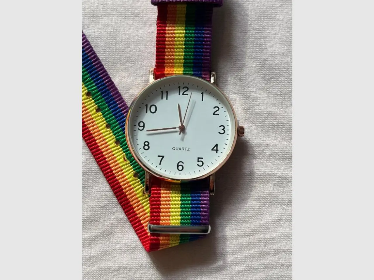 Billede 2 - Unisex armbåndsur med regnbue rem