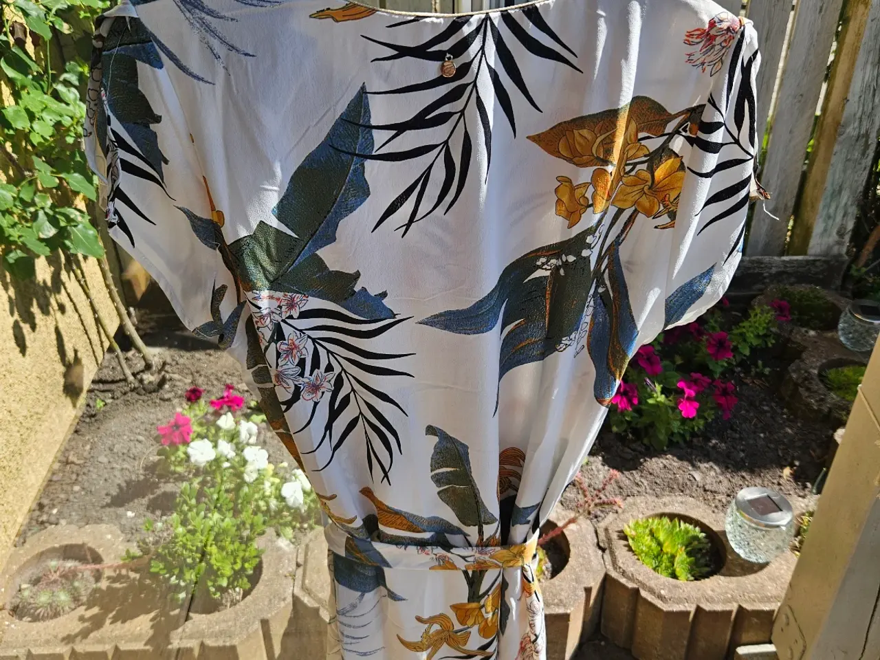 Billede 2 - SØD SOMMER KJOLE