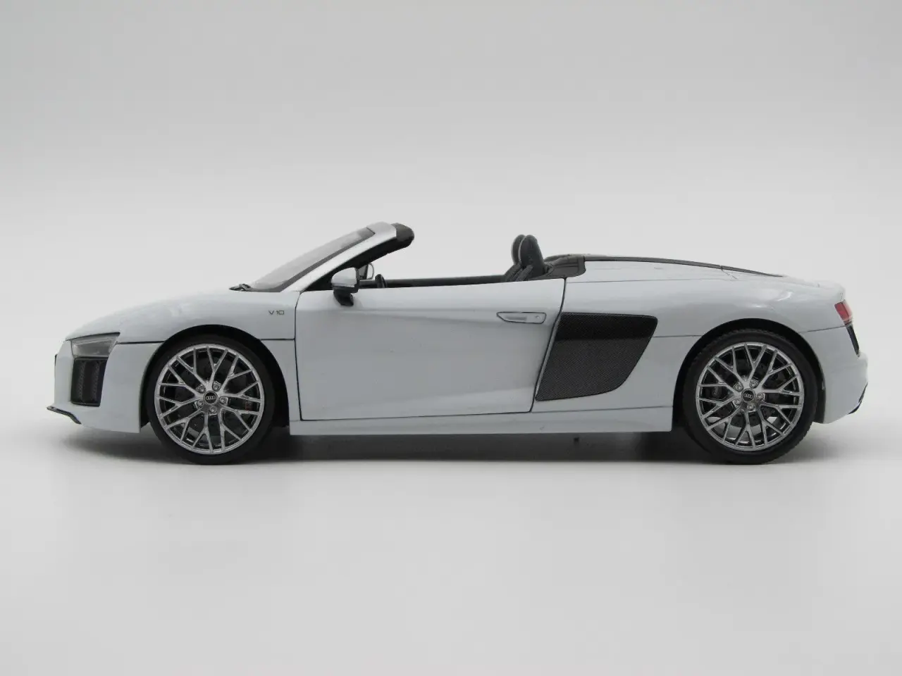 Billede 2 - AUDI Dealer Edition 2016 Audi R8 Spyder 1:18