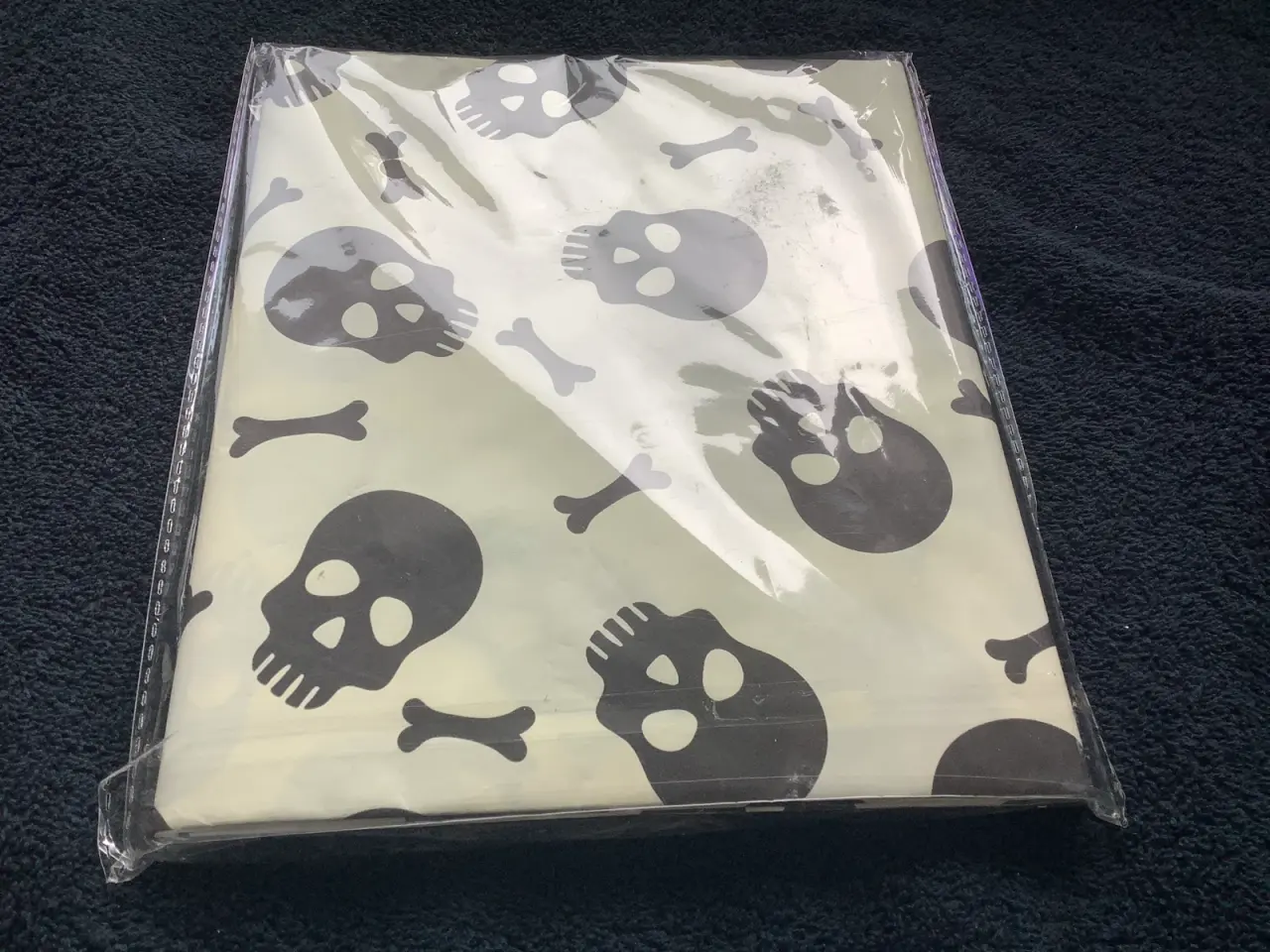 Billede 3 - Helt ny Halloween papirdug 137 X 220cm