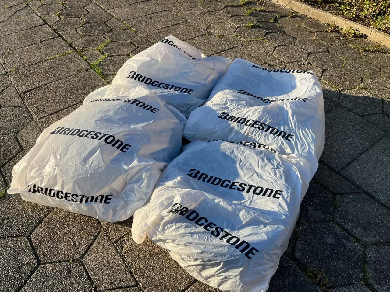 Billede 1 - Bridgestone vinterdæk 17” incl fælge