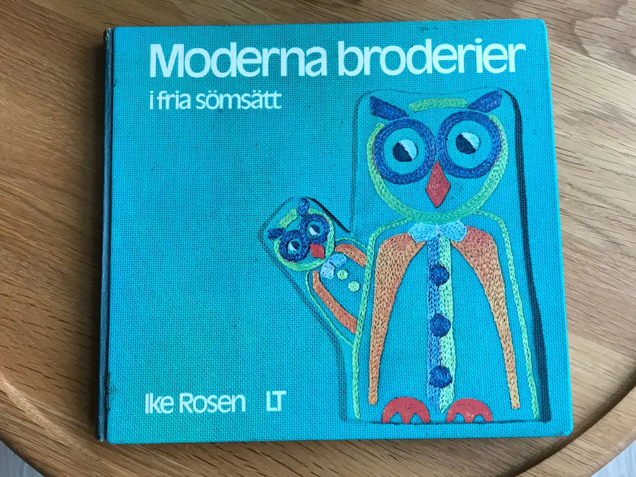 Billede 1 - Moderna broderier i fria sömsätt