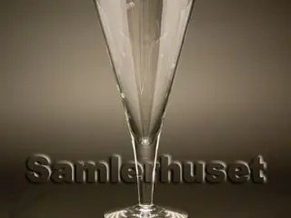 Clausholm Hvidvinsglas. H:160 mm.