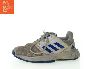 Sko fra Adidas (str. 25 cm)