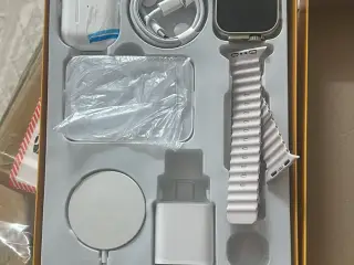 Komplet 8-i-1 Smartwatch Gavesæt – Alt samlet i en