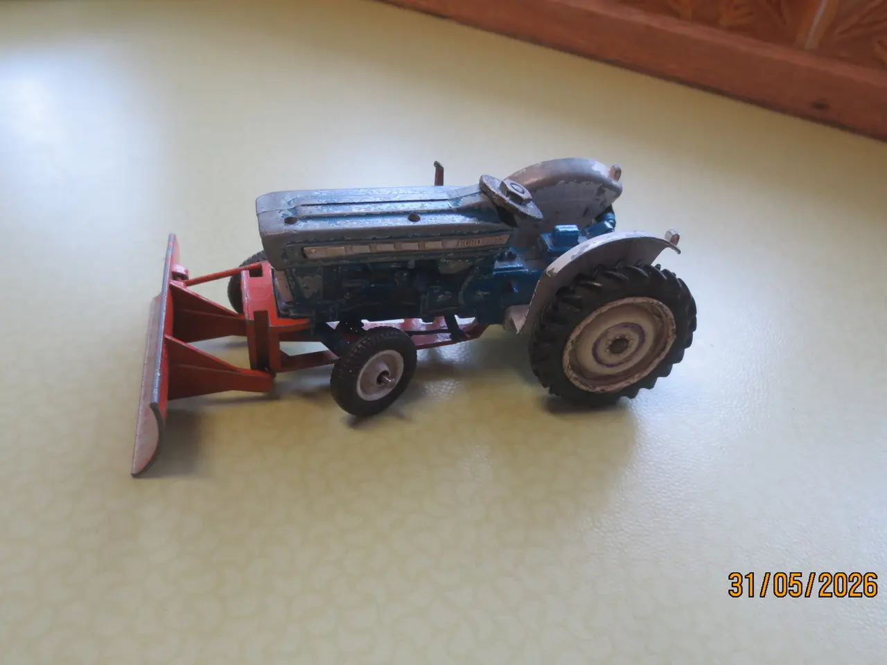 Billede 1 - 1 stk Modeltraktor Ford Super Major (5000X)