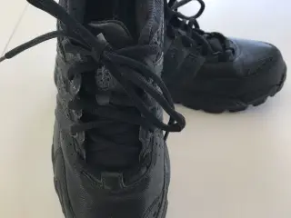 Helt nye Adidas tennisko