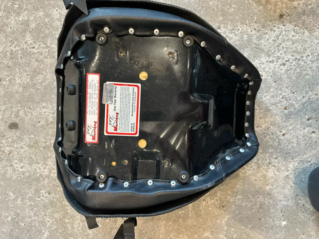 Billede 4 - Mustang sæde til Harley Davidson