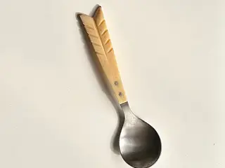 Marmeladeske, stål og ben