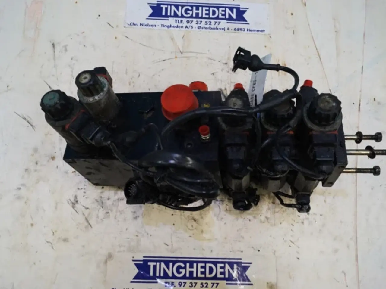 Billede 3 - Case CF80 Hovedventil 061067805