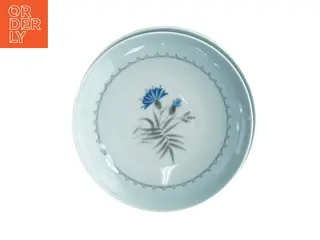 Porcelænstallerkener med blomstermotiv, Blå kornblomst, Demeter fra Bing Og Grøndahl (str. Diameter 15,5 cm)