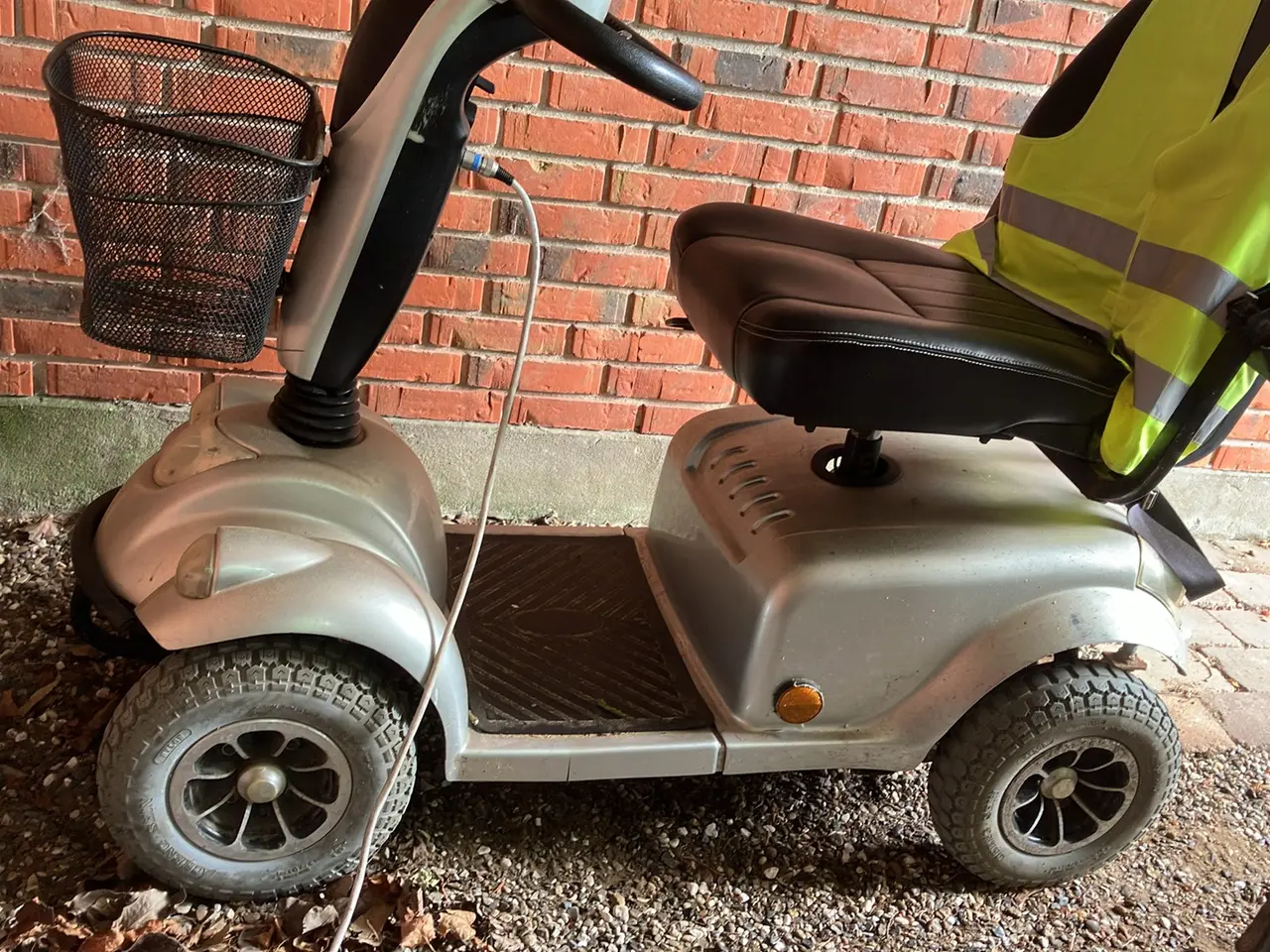 Billede 2 - El scooter inklusiv ladekabel