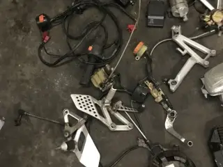 Dele til CBR 600 F2