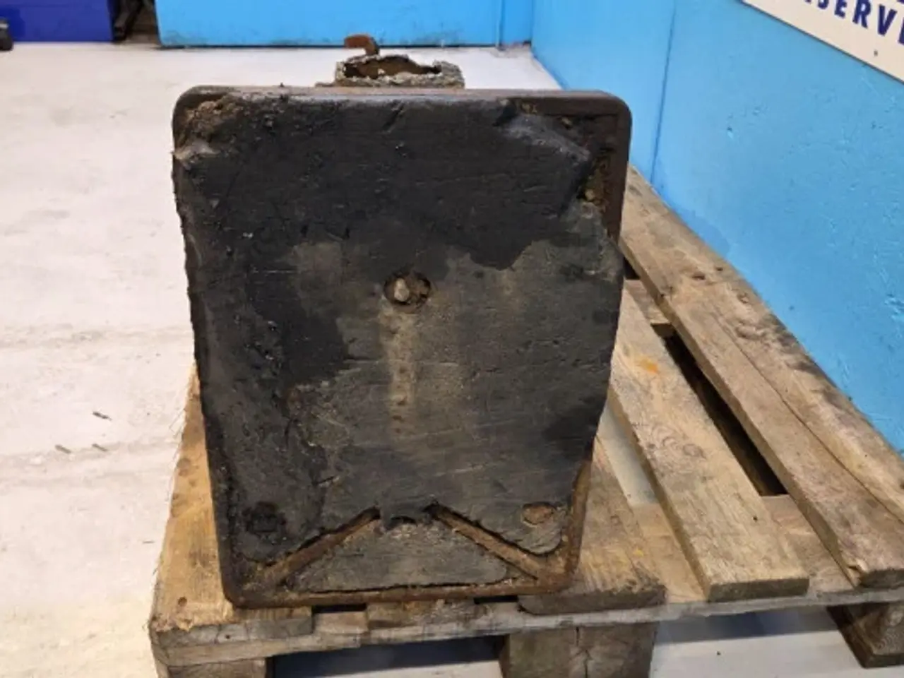 Billede 11 - New Holland LB115B Støtteben R. 87376352