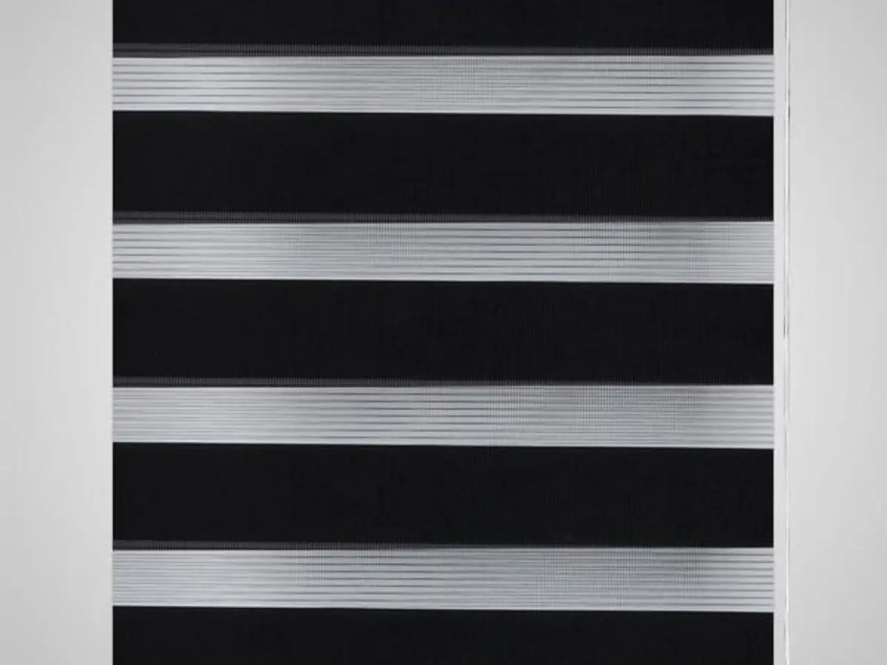 Billede 1 - Zebragardin 80,9 × 150 cm - stofbredde 76,7 cm, sort