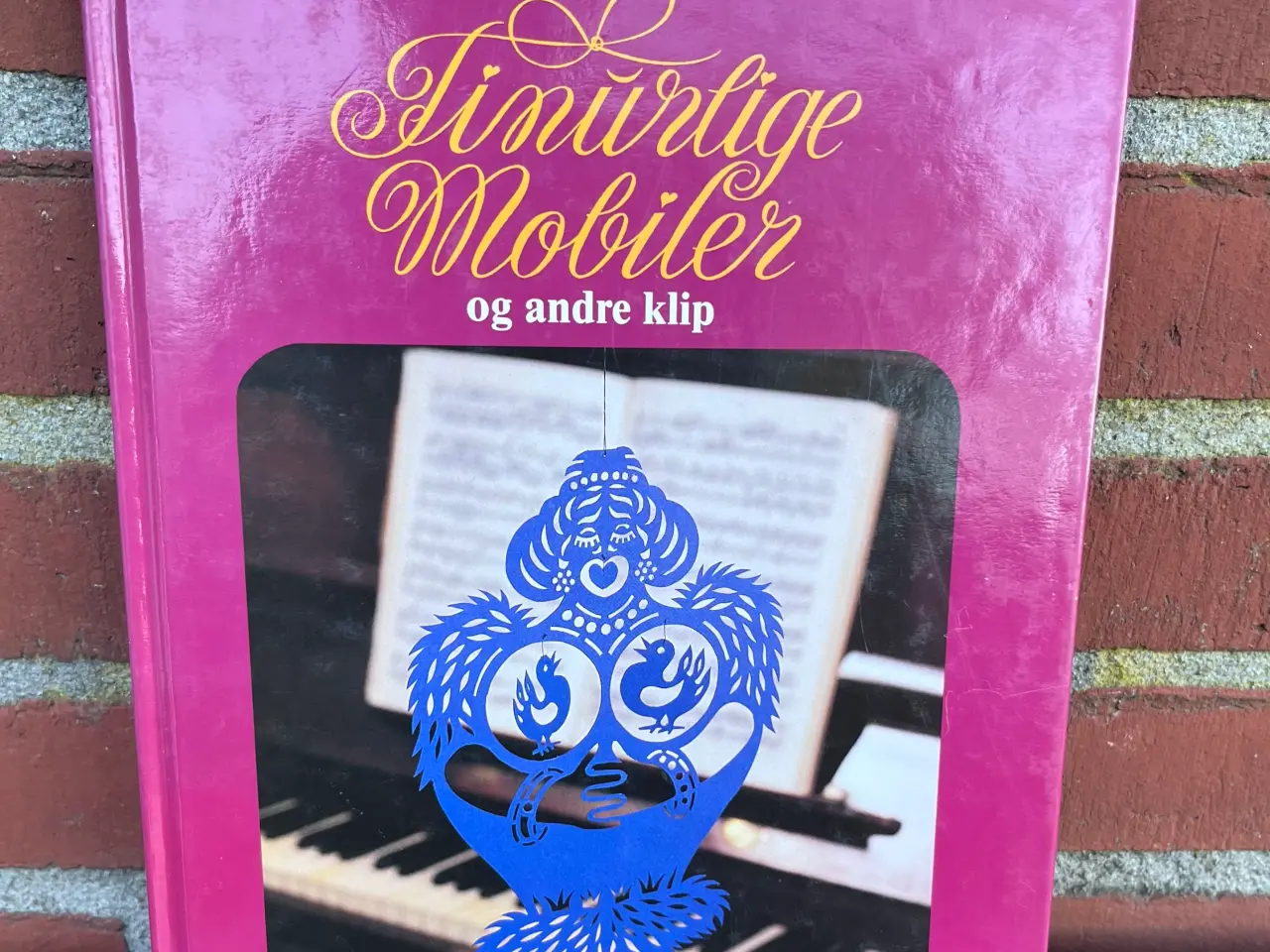 Billede 1 - Bogen “Finurlige mobiler og andre klip" af Jens Fu