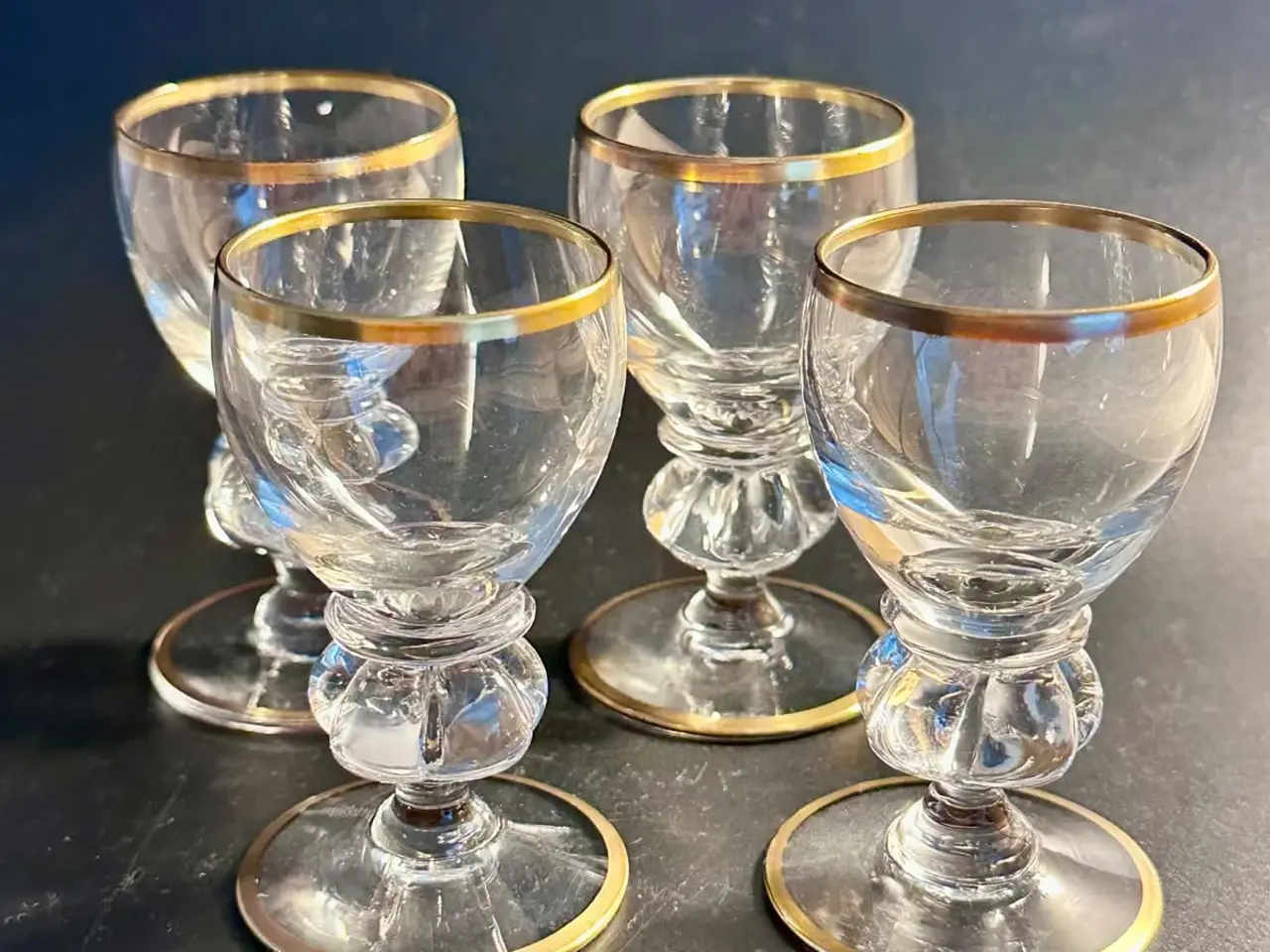 Billede 1 - Vintage snapseglas og serverings fad.