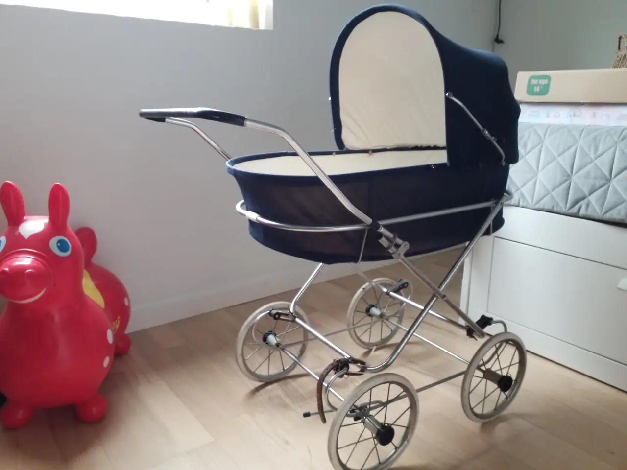 Billede 1 - Fin Retro dukkevogn