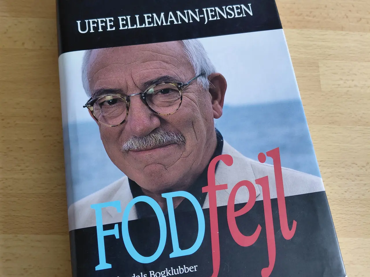 Billede 1 - NY BOG - Uffe Ellemann-Jensen - Fodfejl