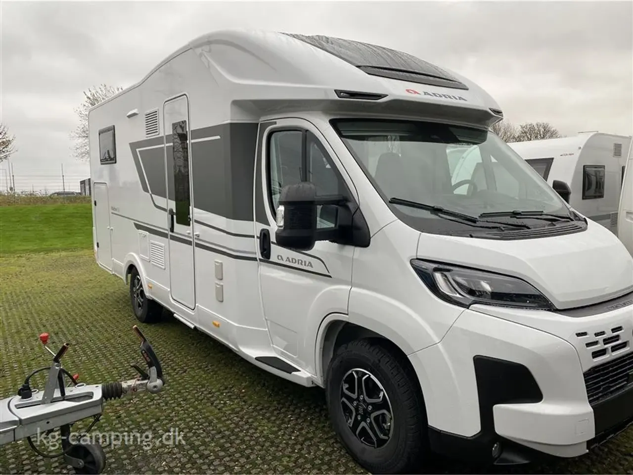 Billede 2 - 2026 - Adria Matrix 650 SL   Ny på lager. Adria Matrix 650 SL med sænkeseng