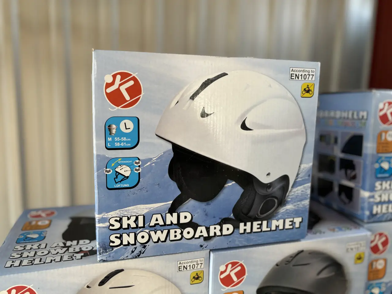 Billede 3 - Ski hjelm - Helt nye