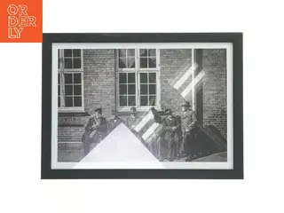 Sort billedramme med historisk foto (str. 21x29,7 cm)
