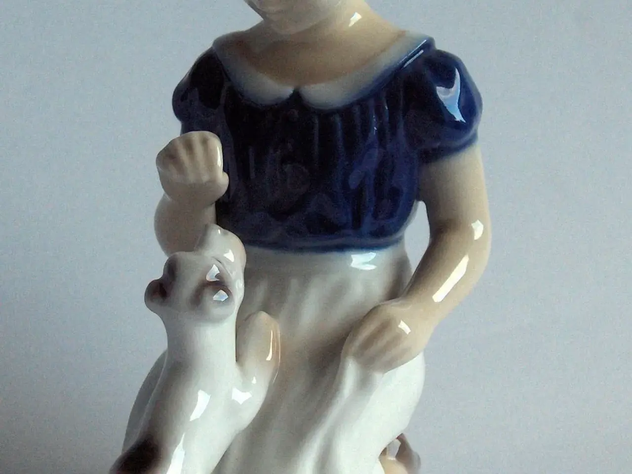 Billede 1 - B & G "Pige med hund" nr. 2316