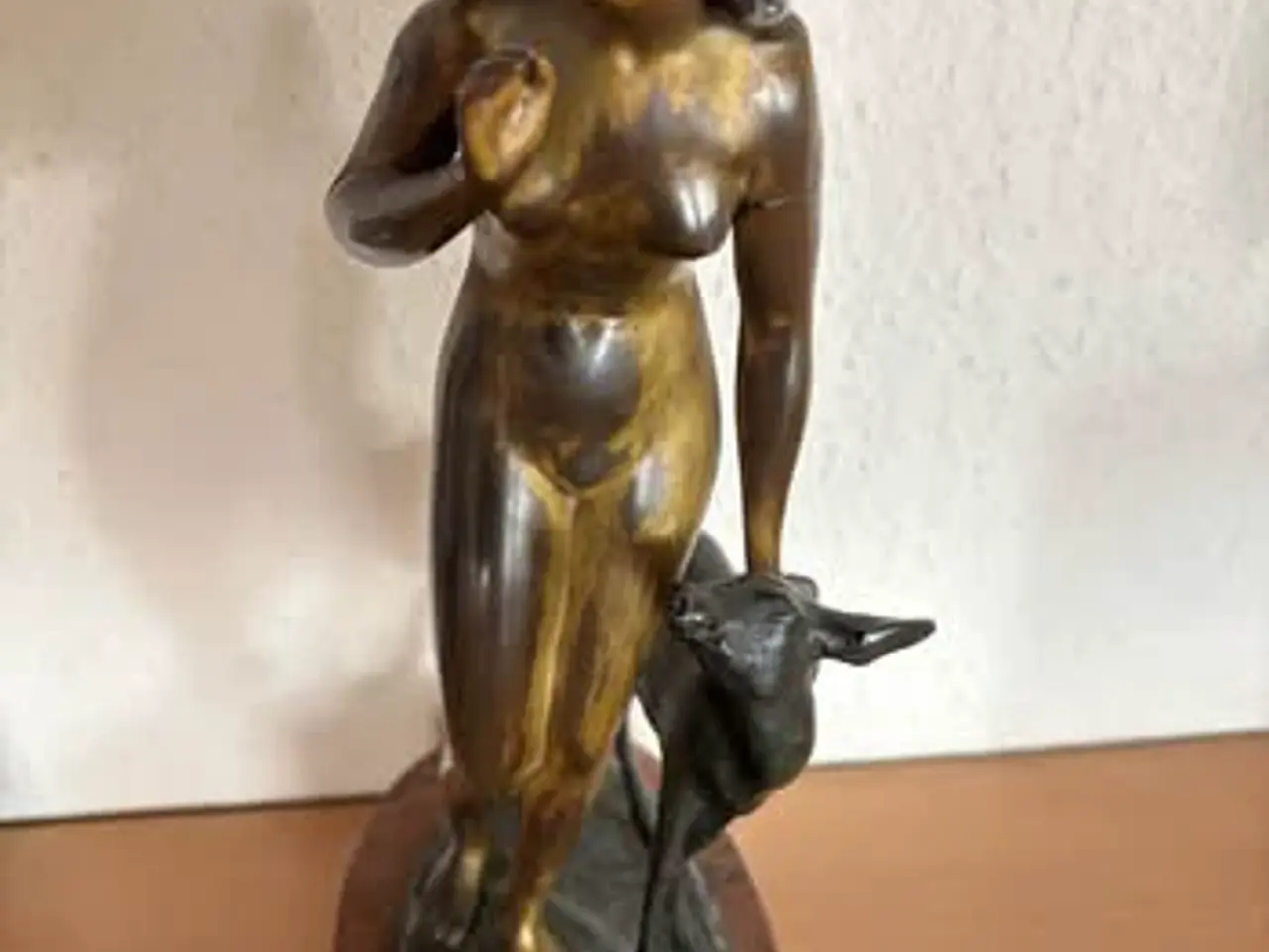 Billede 2 - Bronze figur på marmor fod